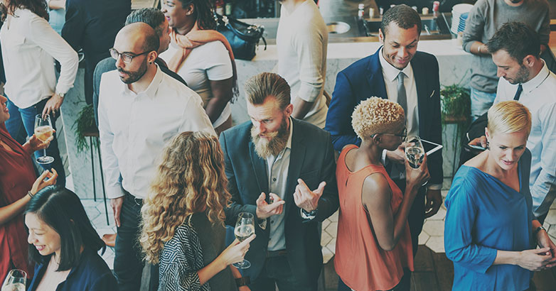 Not only digital: networking is an excellent marketing idea for real estate investors